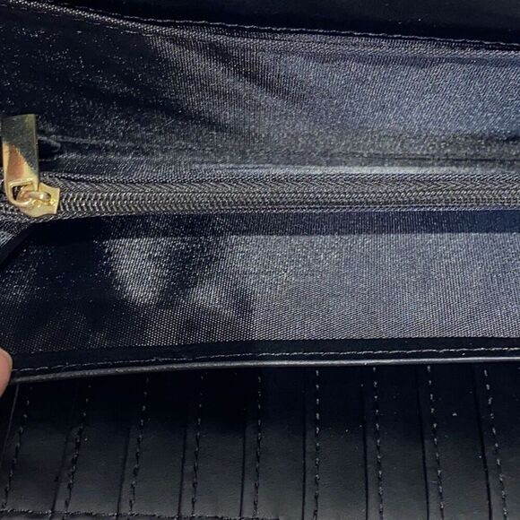 Adienne Vittadini Black Card wallet zippered 4x8 - Picture 5 of 8